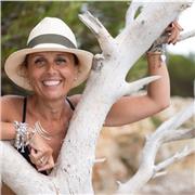 Insegnante madrelingua francese, insegno all’università e presso un liceo linguistico sezione Esabac (doppio diploma Italo francese)